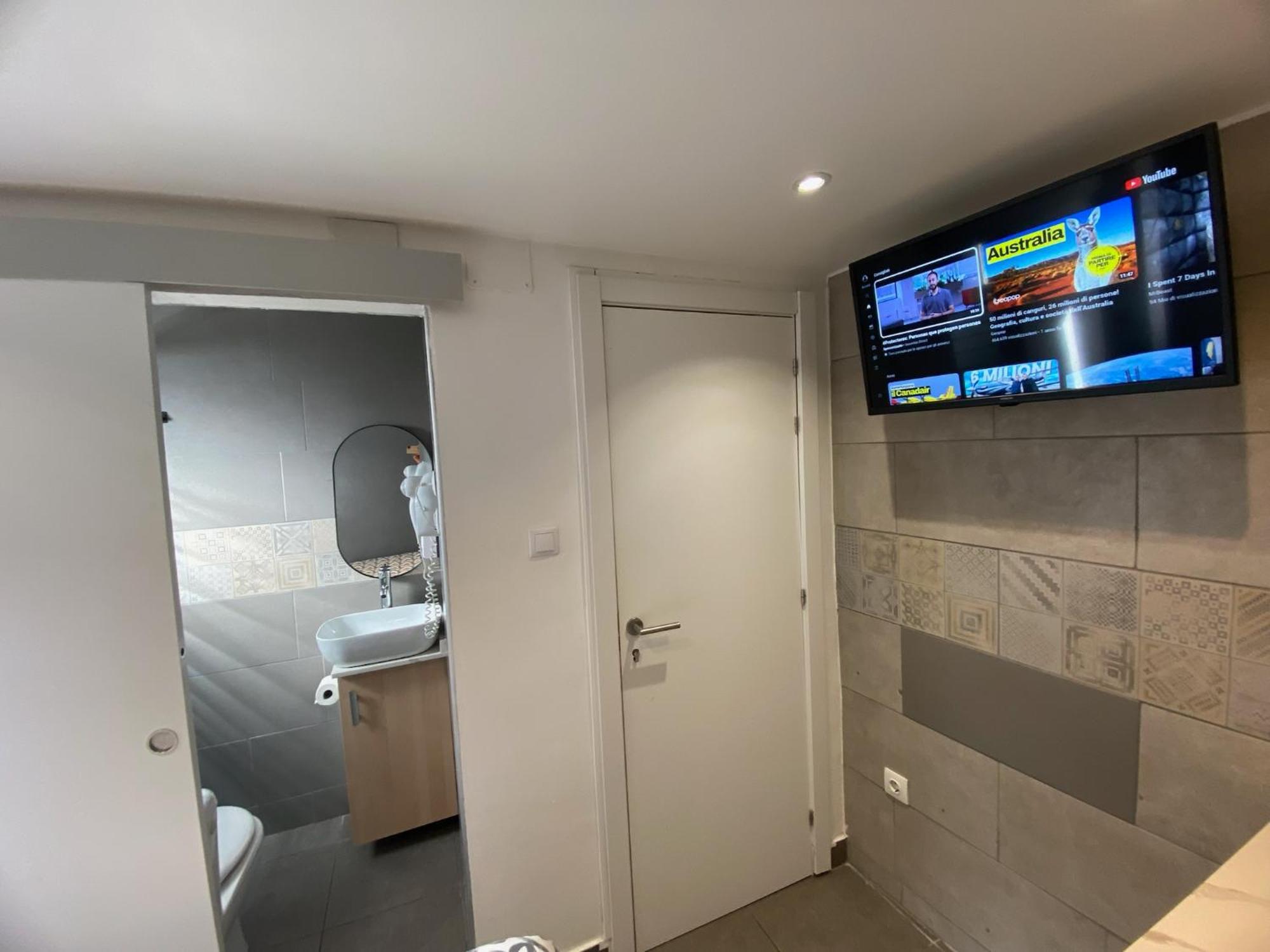Suites Nuevas Con Bano Privado Frente Al Metro St Mwc Barcelona-Fira L'Hospitalet de Llobregat Exteriér fotografie