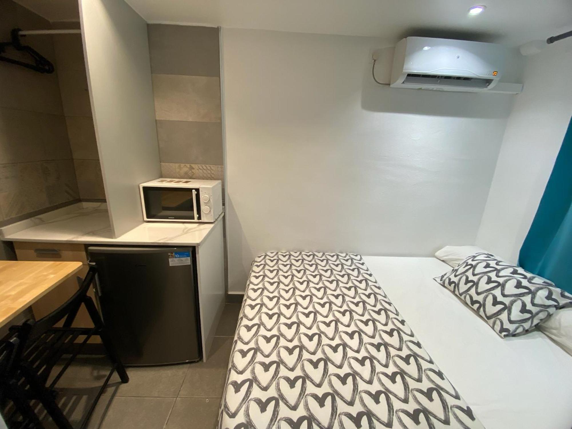 Suites Nuevas Con Bano Privado Frente Al Metro St Mwc Barcelona-Fira L'Hospitalet de Llobregat Exteriér fotografie