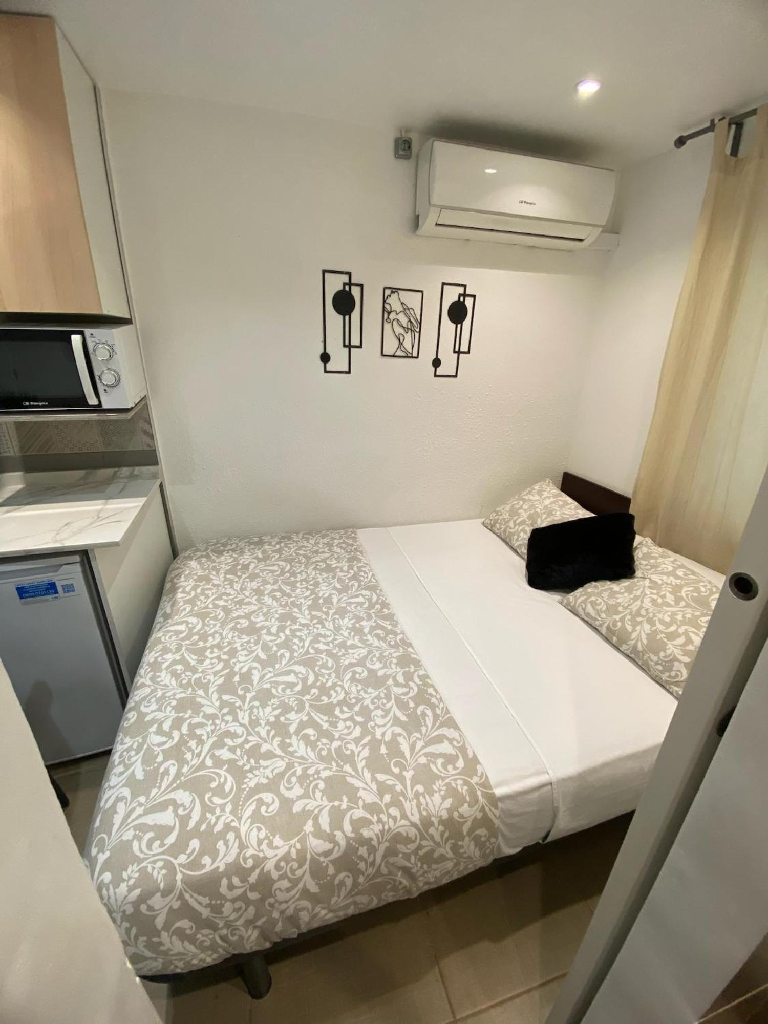 Suites Nuevas Con Bano Privado Frente Al Metro St Mwc Barcelona-Fira L'Hospitalet de Llobregat Exteriér fotografie