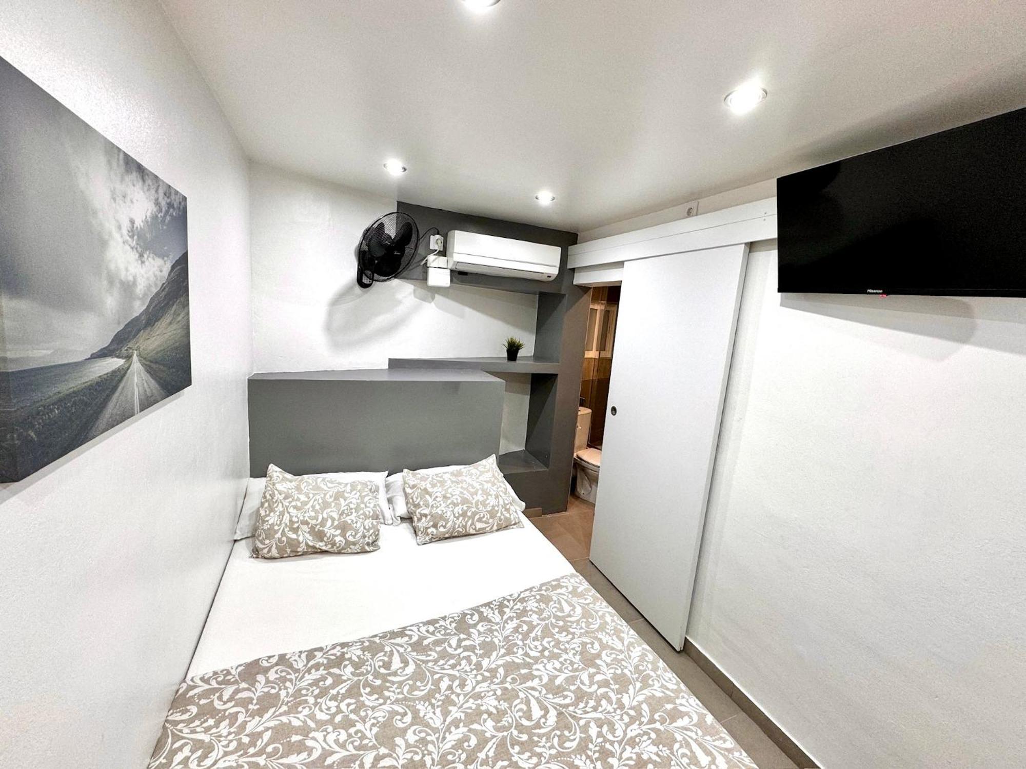 Suites Nuevas Con Bano Privado Frente Al Metro St Mwc Barcelona-Fira L'Hospitalet de Llobregat Exteriér fotografie