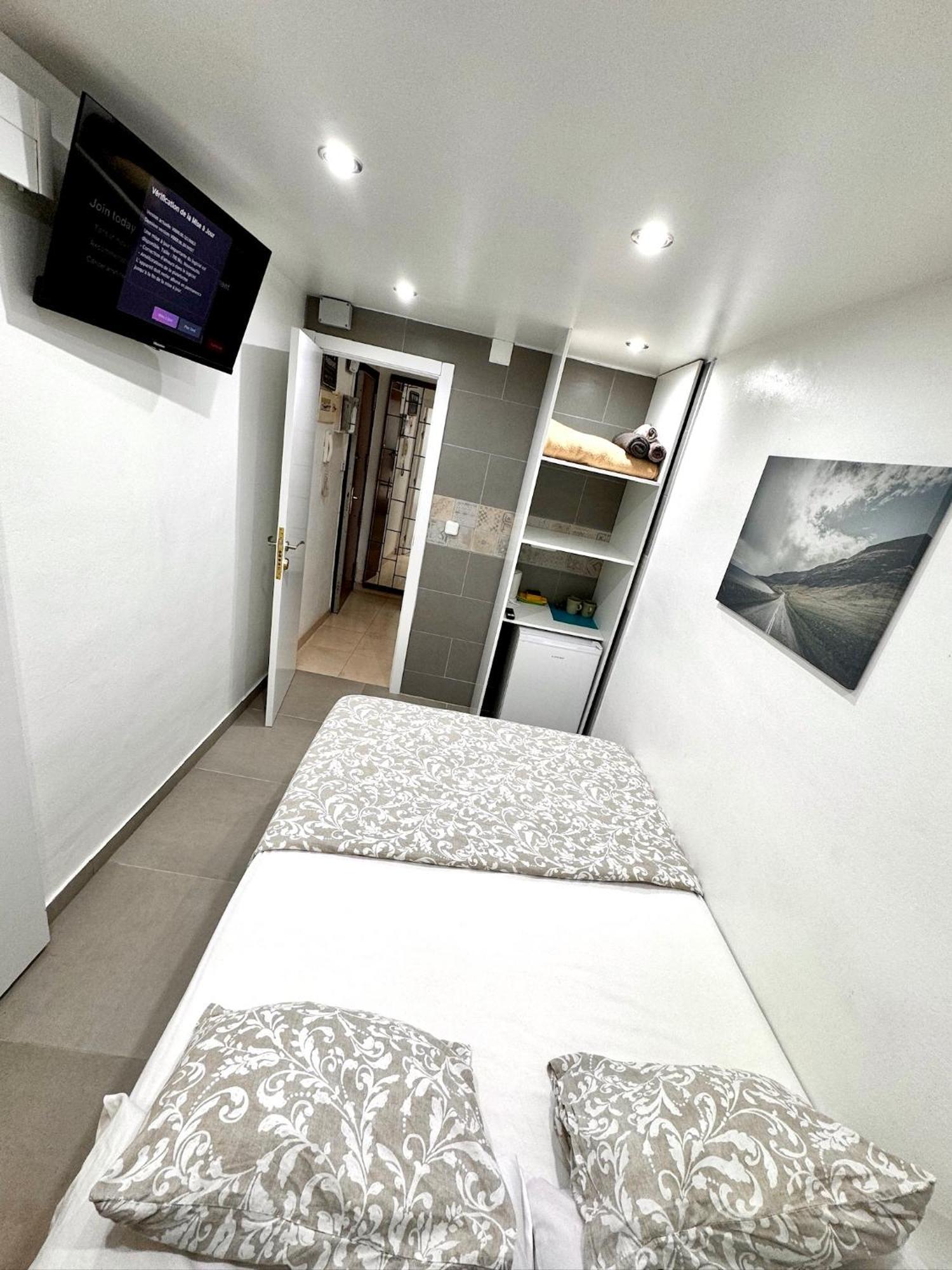 Suites Nuevas Con Bano Privado Frente Al Metro St Mwc Barcelona-Fira L'Hospitalet de Llobregat Exteriér fotografie