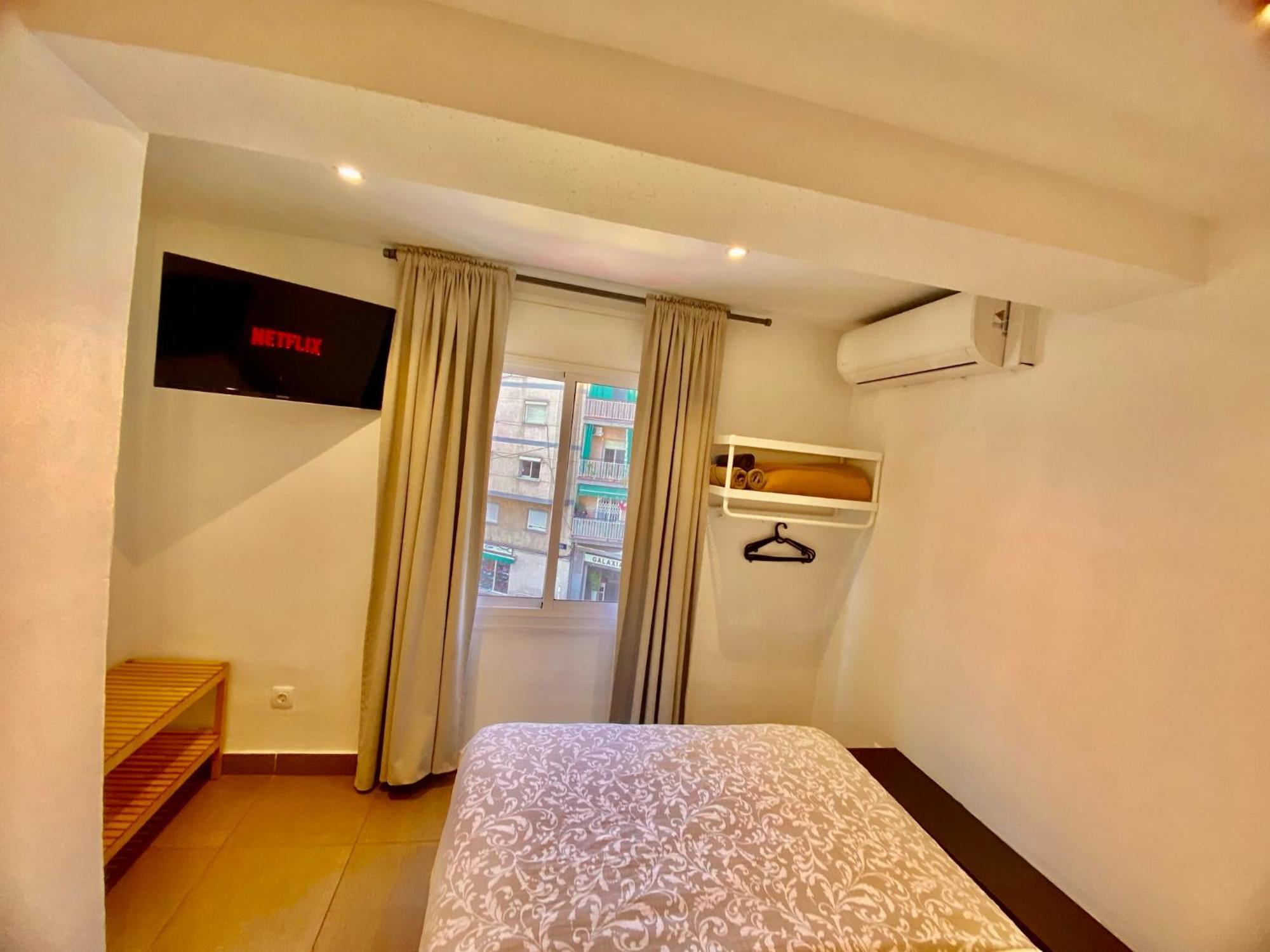 Suites Nuevas Con Bano Privado Frente Al Metro St Mwc Barcelona-Fira L'Hospitalet de Llobregat Exteriér fotografie