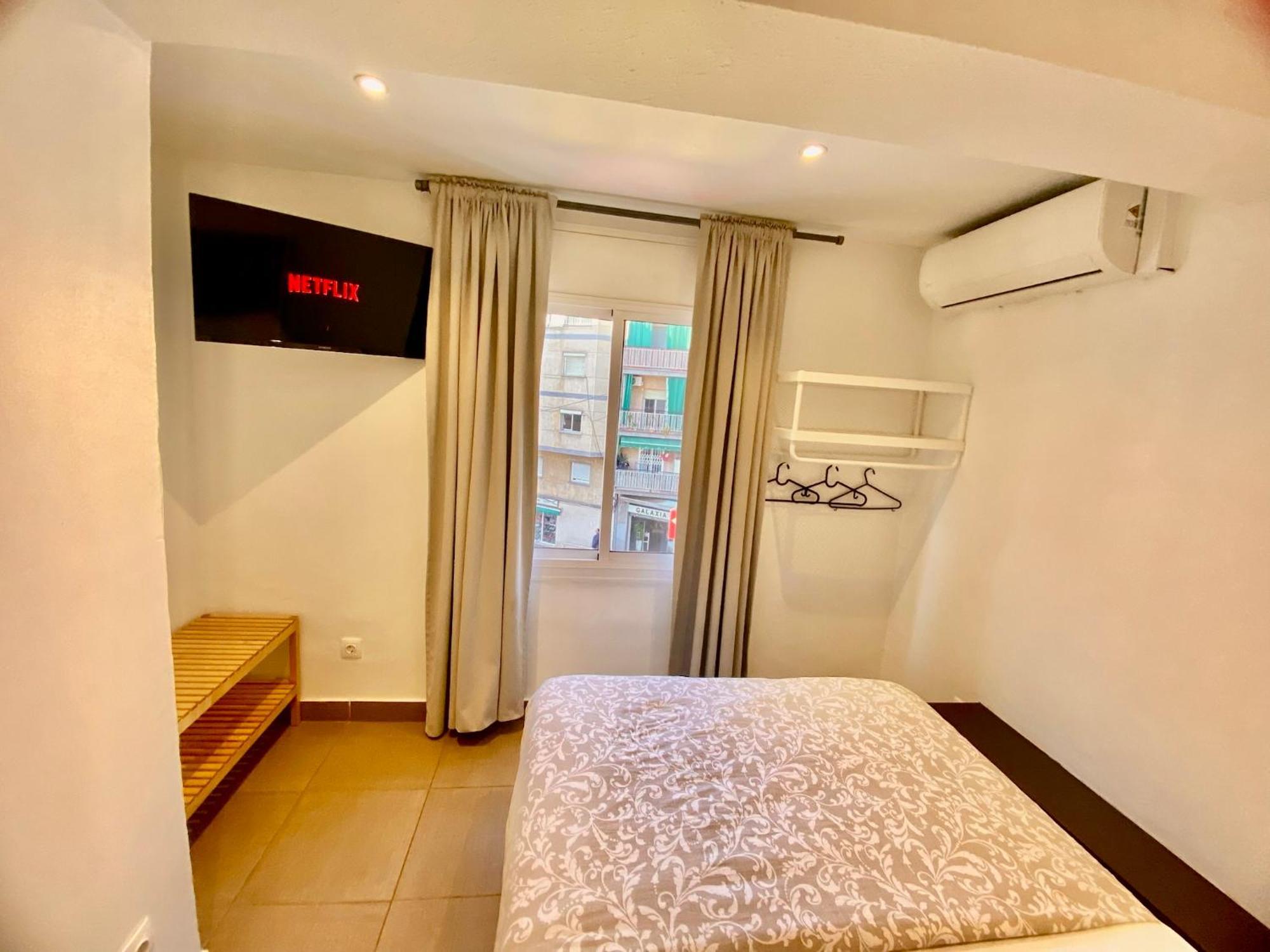 Suites Nuevas Con Bano Privado Frente Al Metro St Mwc Barcelona-Fira L'Hospitalet de Llobregat Exteriér fotografie