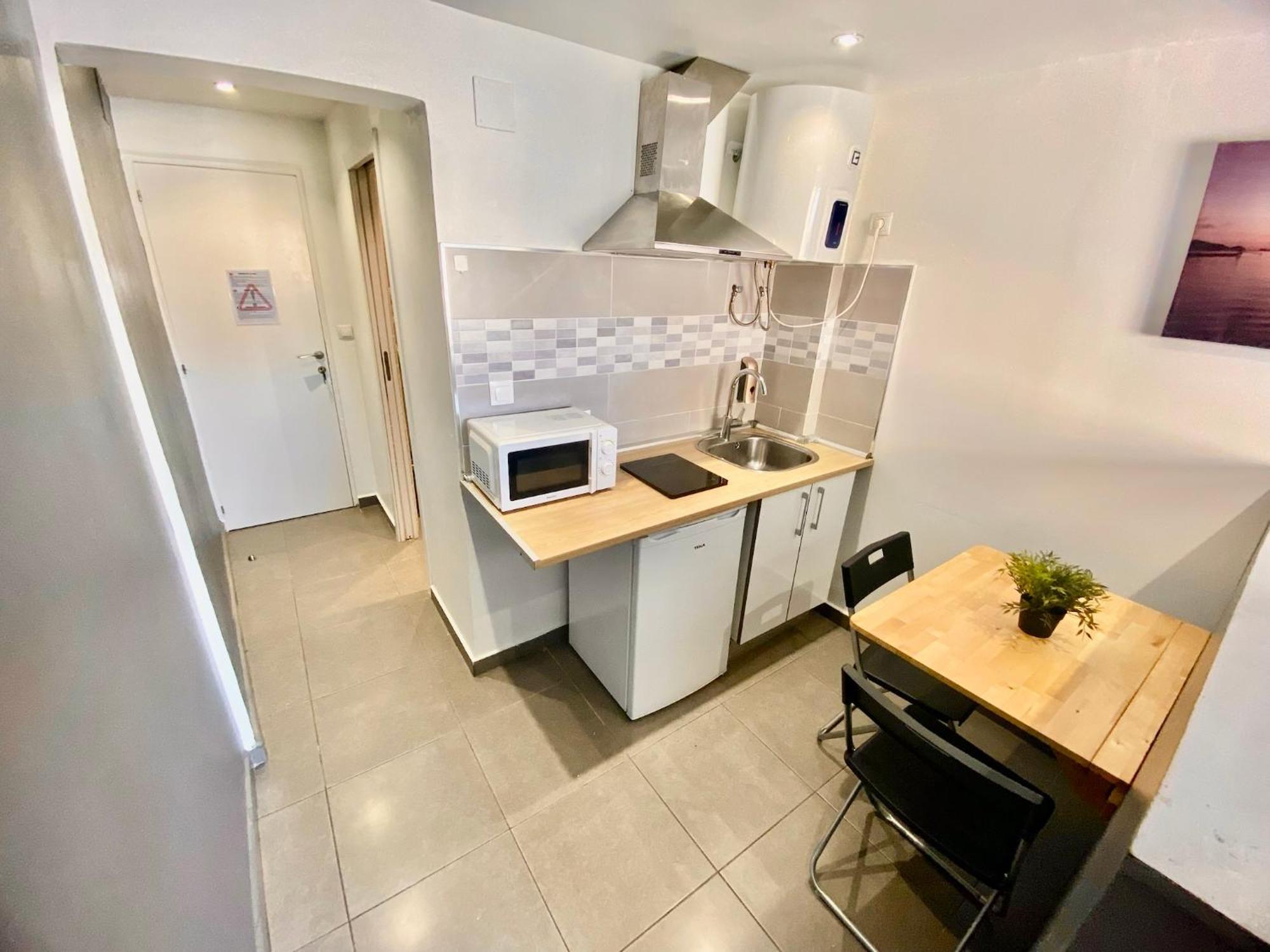 Suites Nuevas Con Bano Privado Frente Al Metro St Mwc Barcelona-Fira L'Hospitalet de Llobregat Exteriér fotografie