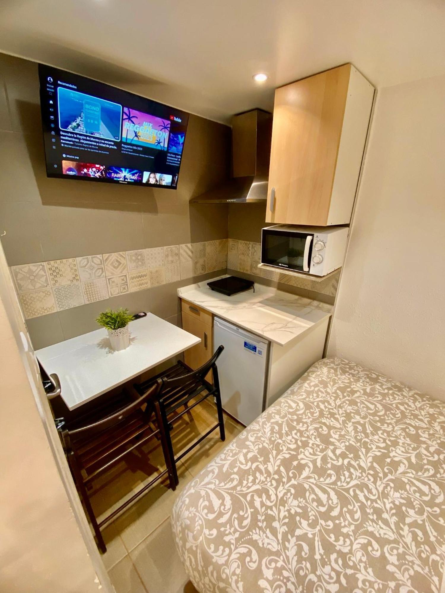 Suites Nuevas Con Bano Privado Frente Al Metro St Mwc Barcelona-Fira L'Hospitalet de Llobregat Exteriér fotografie