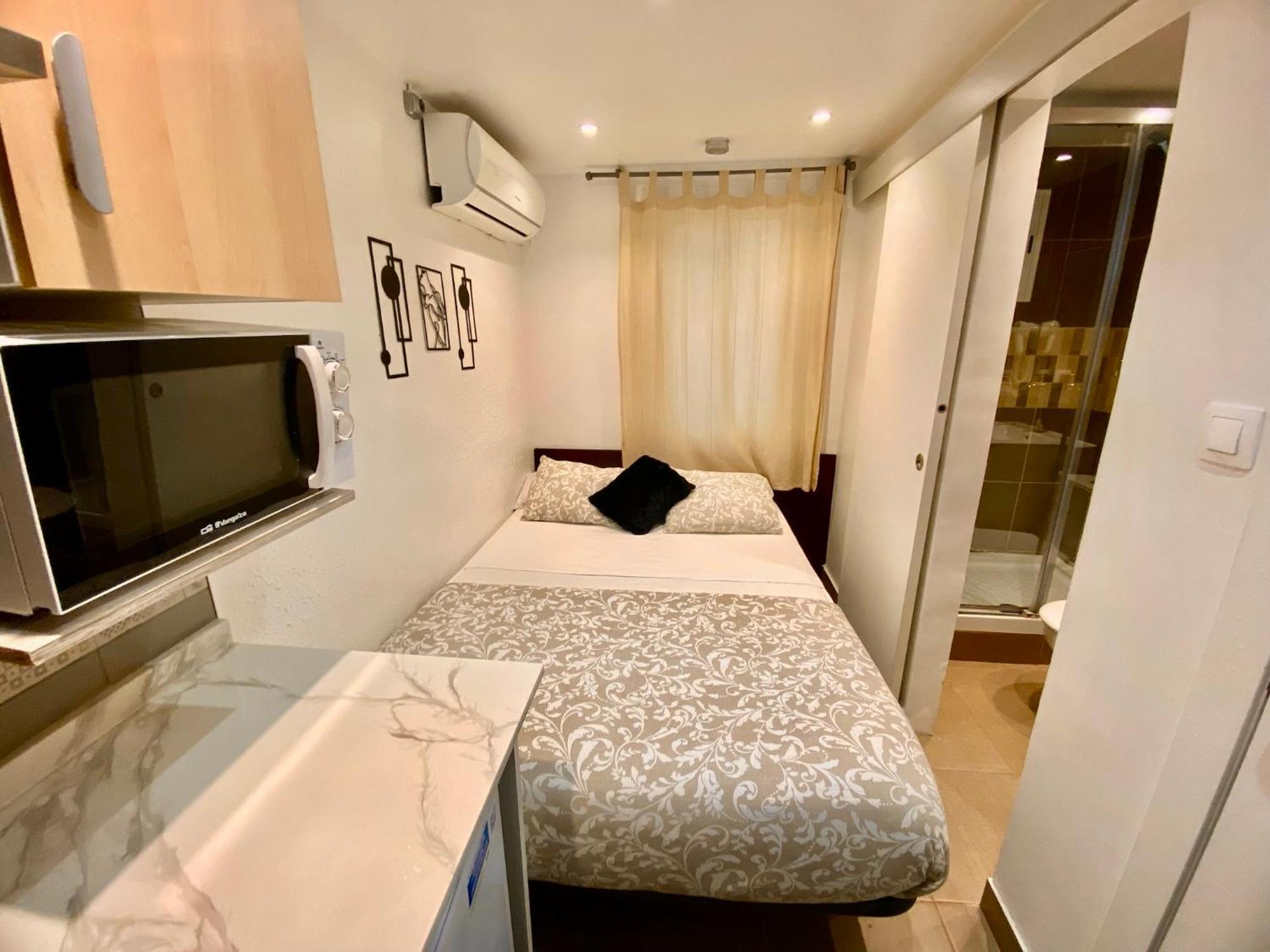 Suites Nuevas Con Bano Privado Frente Al Metro St Mwc Barcelona-Fira L'Hospitalet de Llobregat Exteriér fotografie