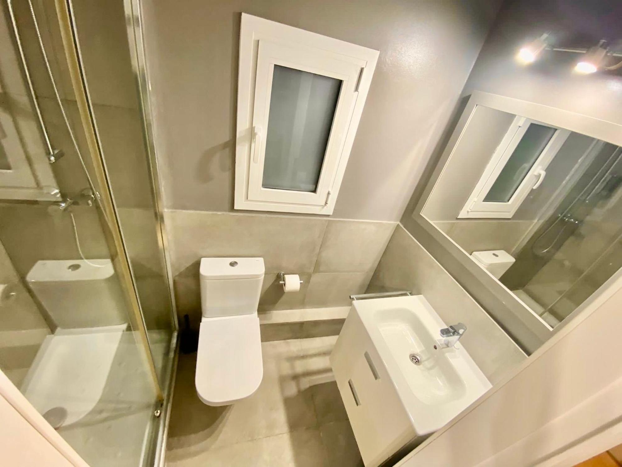Suites Nuevas Con Bano Privado Frente Al Metro St Mwc Barcelona-Fira L'Hospitalet de Llobregat Exteriér fotografie