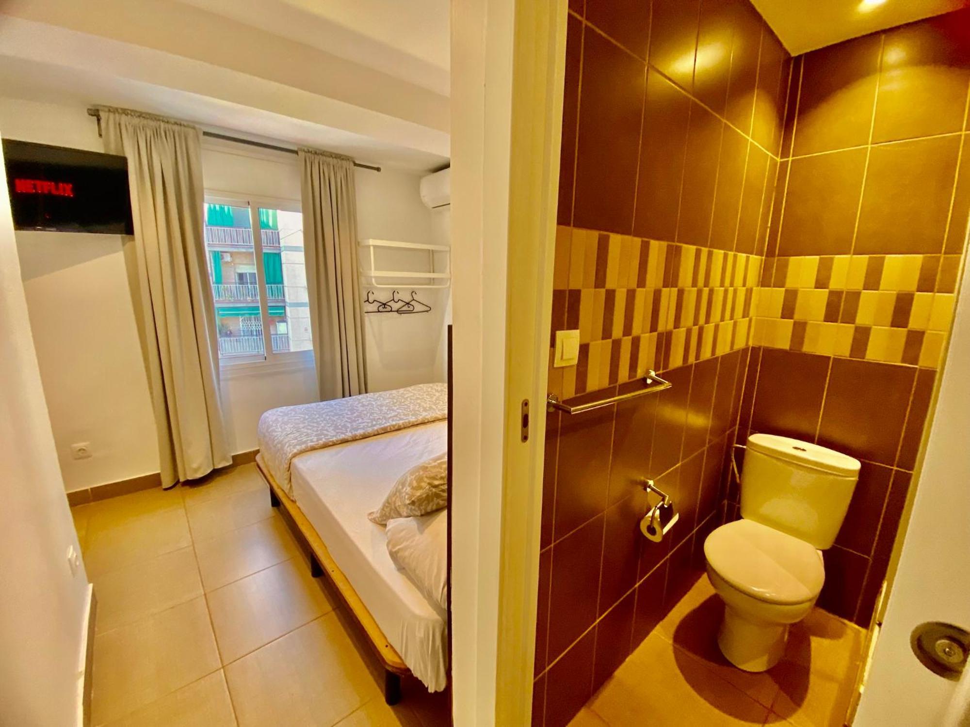 Suites Nuevas Con Bano Privado Frente Al Metro St Mwc Barcelona-Fira L'Hospitalet de Llobregat Exteriér fotografie