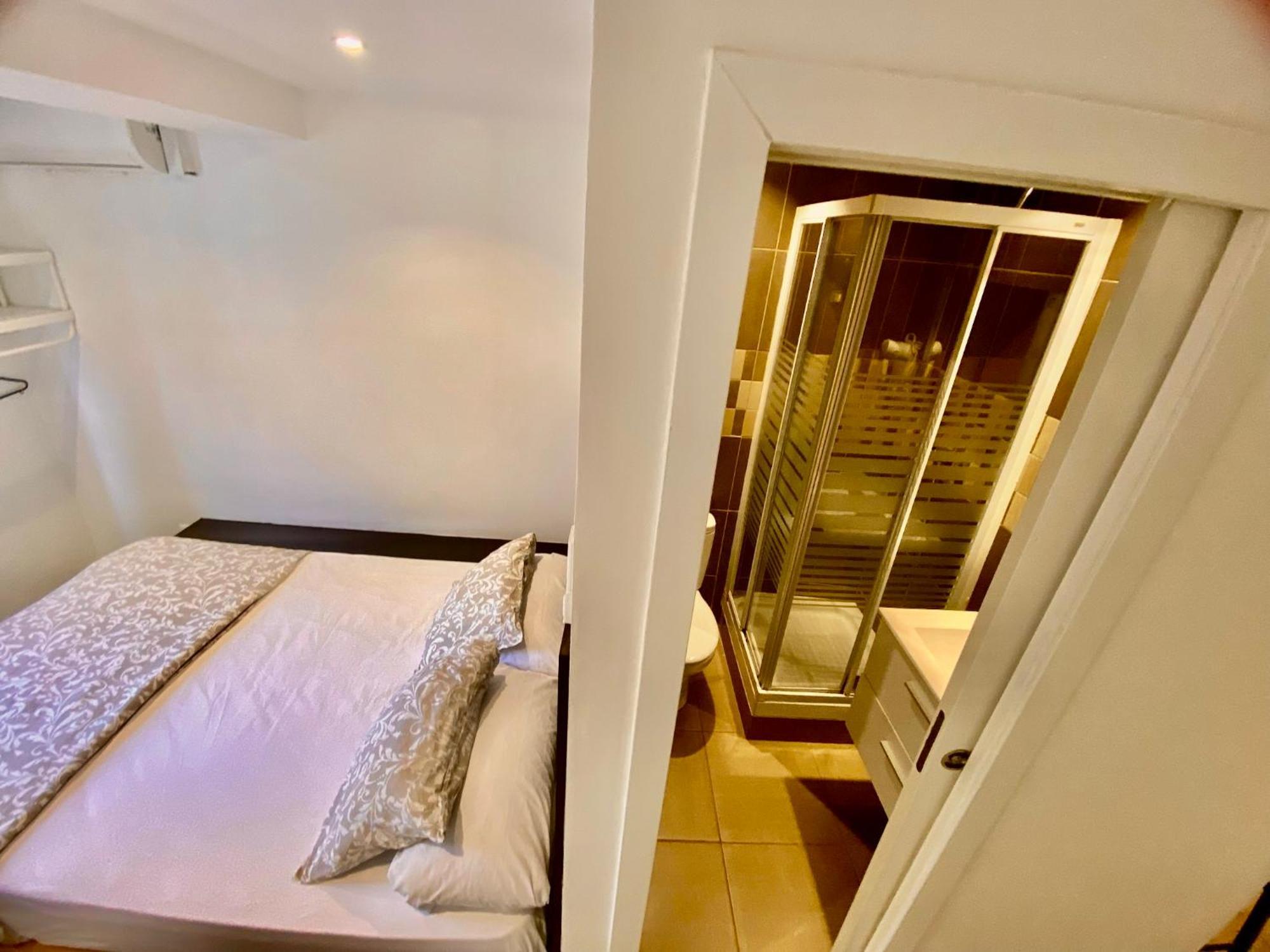 Suites Nuevas Con Bano Privado Frente Al Metro St Mwc Barcelona-Fira L'Hospitalet de Llobregat Exteriér fotografie