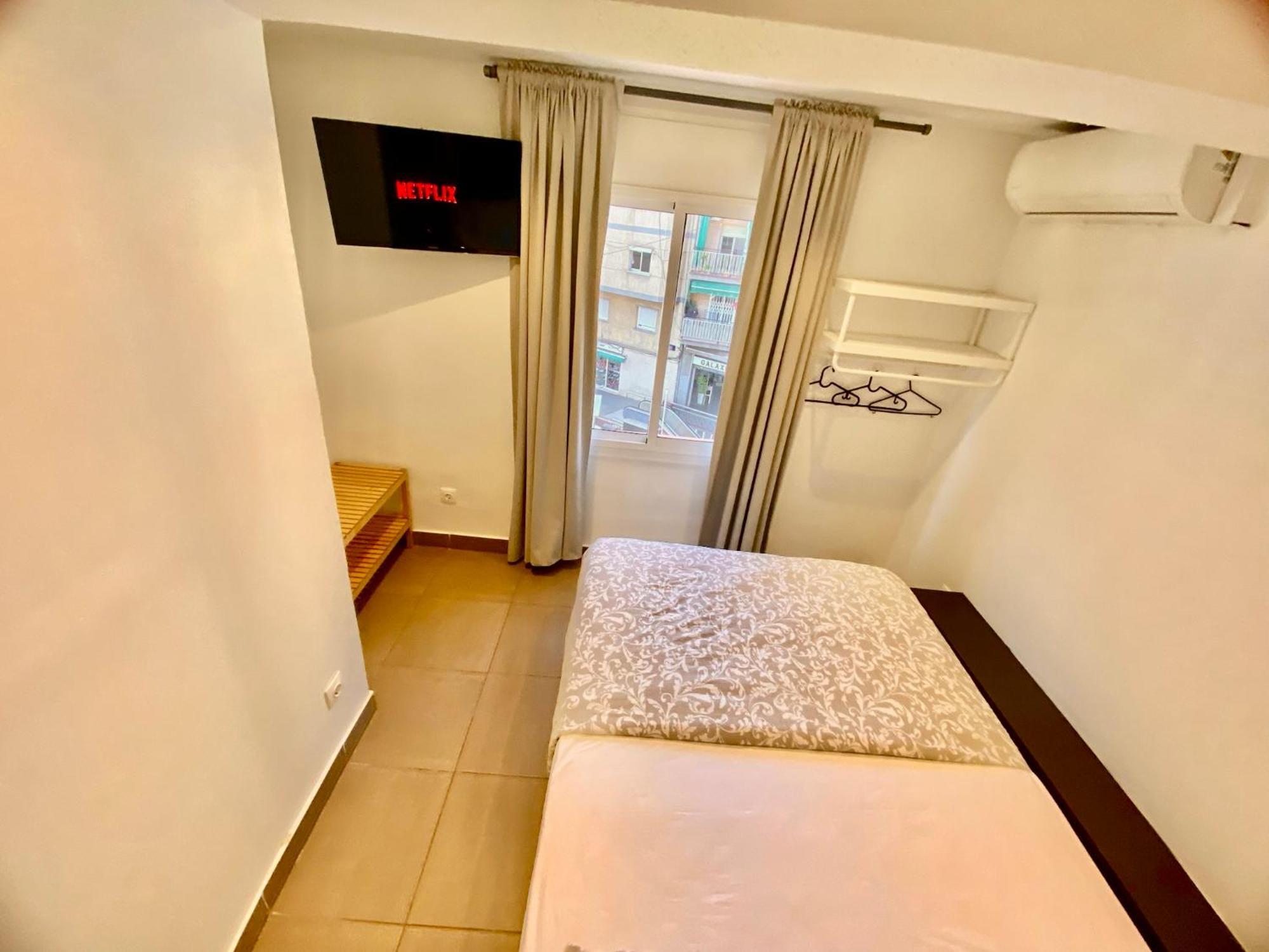Suites Nuevas Con Bano Privado Frente Al Metro St Mwc Barcelona-Fira L'Hospitalet de Llobregat Exteriér fotografie