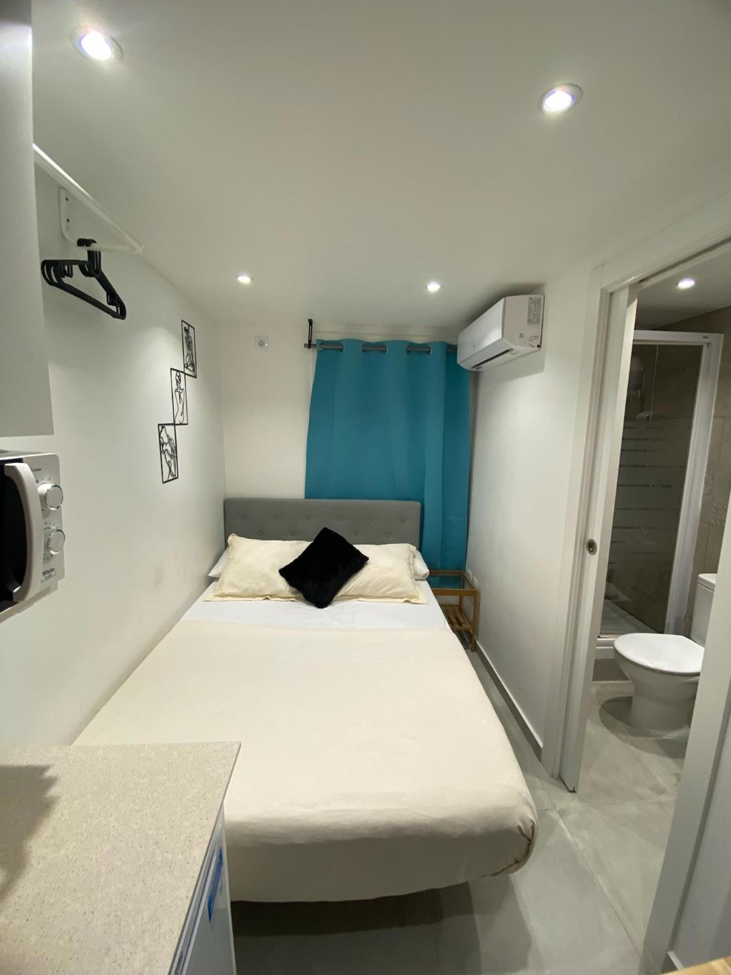 Suites Nuevas Con Bano Privado Frente Al Metro St Mwc Barcelona-Fira L'Hospitalet de Llobregat Exteriér fotografie
