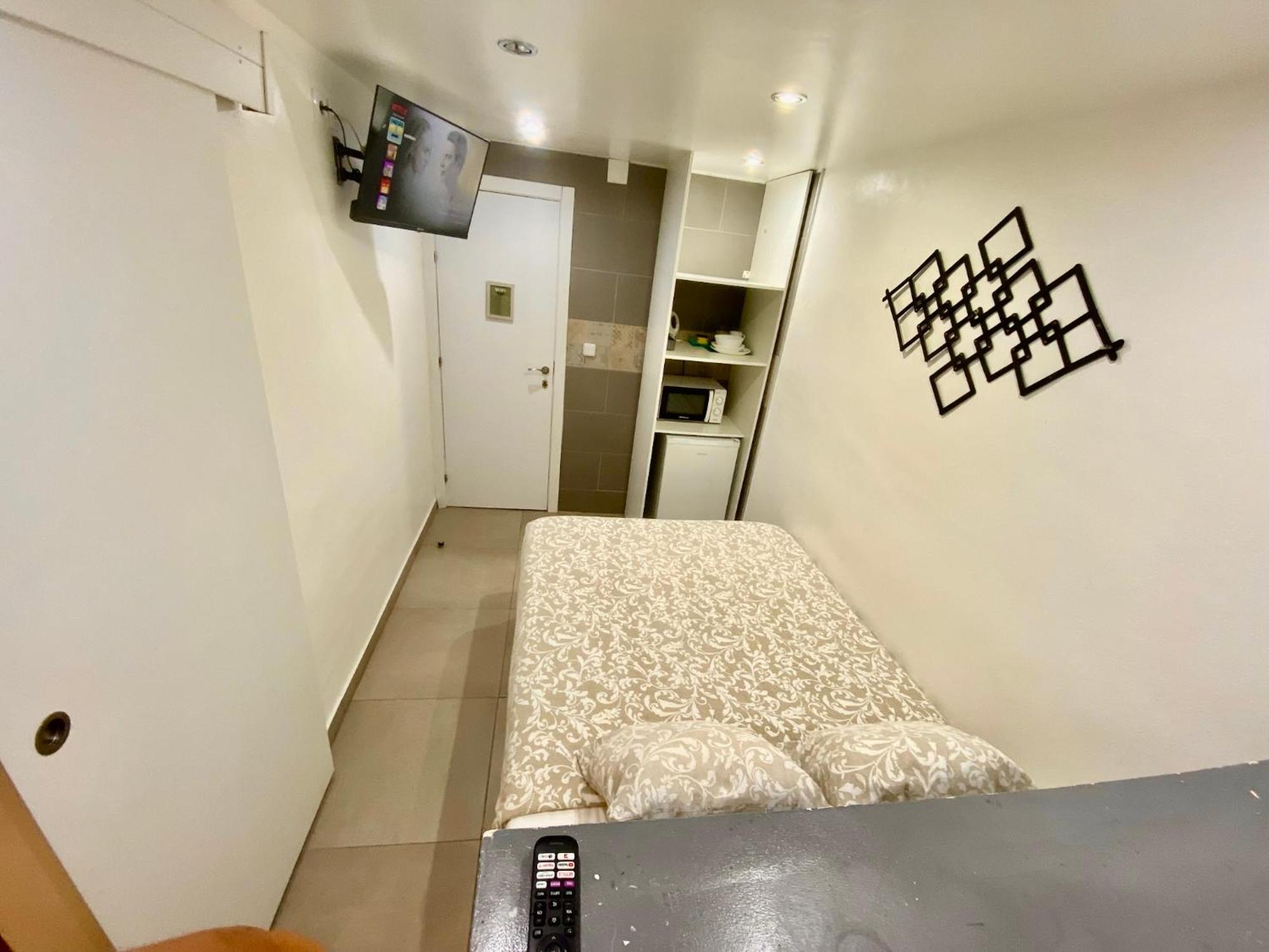 Suites Nuevas Con Bano Privado Frente Al Metro St Mwc Barcelona-Fira L'Hospitalet de Llobregat Exteriér fotografie