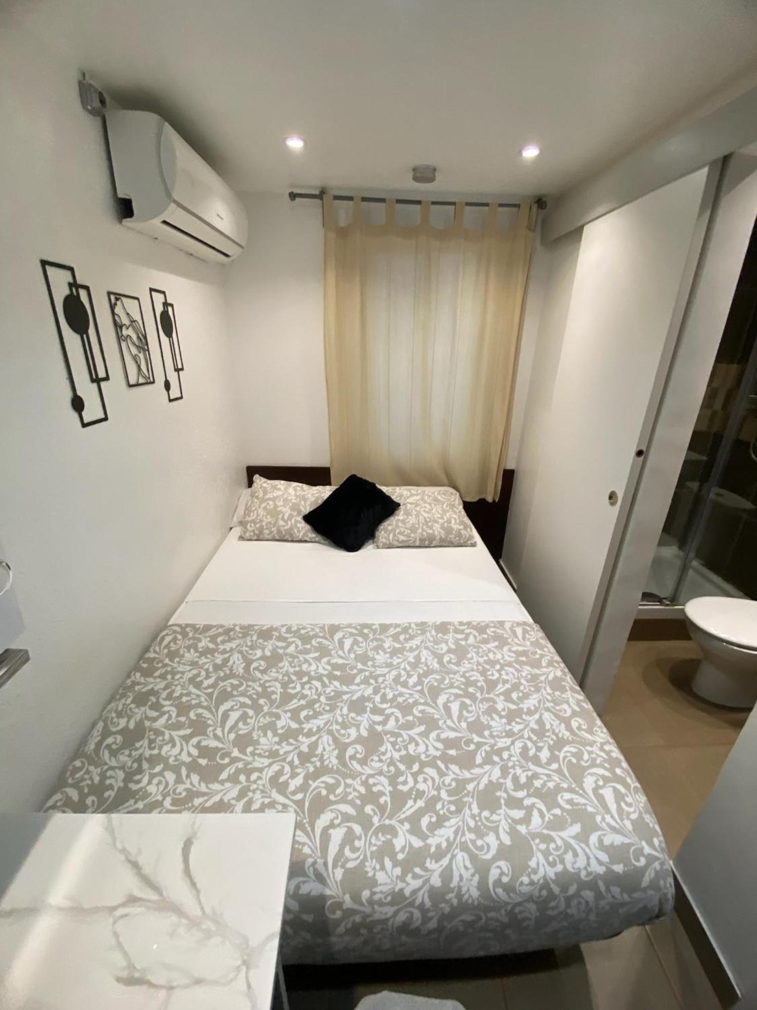 Suites Nuevas Con Bano Privado Frente Al Metro St Mwc Barcelona-Fira L'Hospitalet de Llobregat Exteriér fotografie