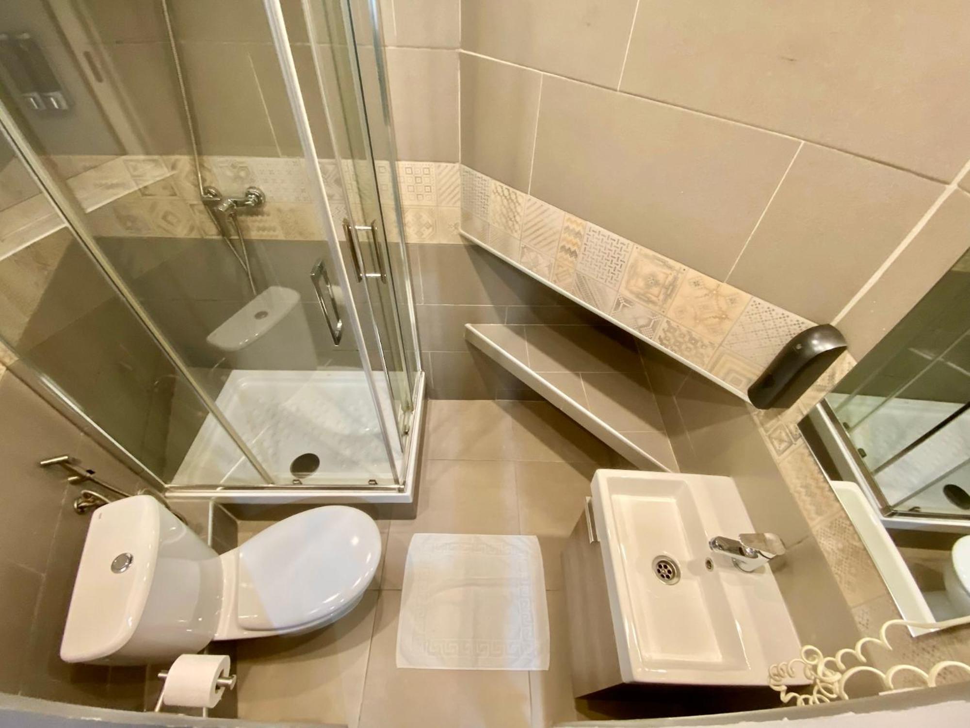 Suites Nuevas Con Bano Privado Frente Al Metro St Mwc Barcelona-Fira L'Hospitalet de Llobregat Exteriér fotografie